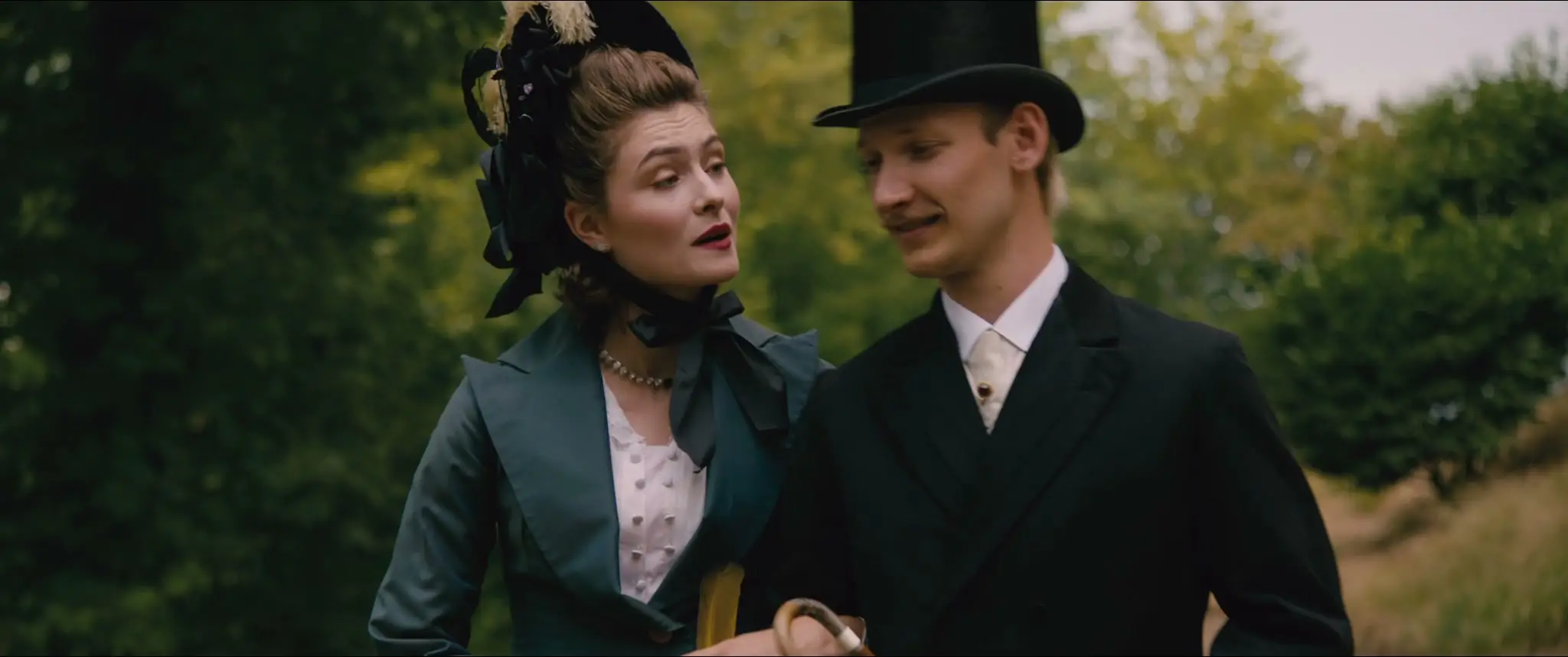 Szene aus dem Showreel von Mastlicht Studio: ein Paar in historischen Kostümen
